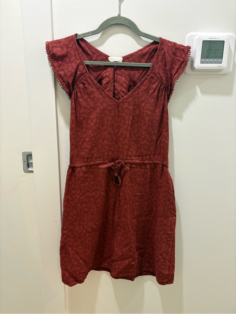 LOUIZON | Henna Textured V-Neck Drawstring Open Back Ruffle Dress